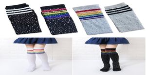 Novos crianças joelheiras meias listradas shinestone arco -íris estoques de crianças garotas meninos tubo longo meia de algodão quente para 312y y24325048