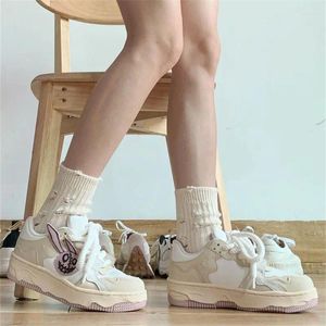 Buty zwykłe Kawaii Chunky Platforme Sneakers Women School Vintage Flats Korean Tennis Designer Footear