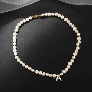 Echter Süßwasserperlen Halskette Choker für Frauen Alphabet AZ Shell Buchstabe Initiale Schnalle Goldfarbe Anhänger Schmuck Geschenk220v6231613