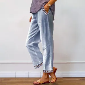 Calça feminina perna linea lidero casual elegante com cintura elástica apresentando para streetwear