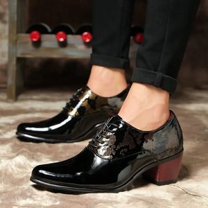 Män klänning skor mode patent läder män formella skor lyx varumärke affärskontor bröllop skor män höga klackar skor 240407