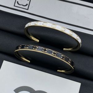 Designer Women Bracelets Letter Open Bangle 18k Gold Stainless Steel Cuff Bracelet Wristband Wedding Gifts Accessories Jewelry