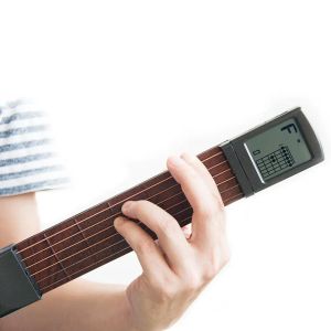 PEGS Pocket Guitar Wood+plástico portátil com tela Exibir ferramenta de treino de exercícios para iniciantes para iniciantes