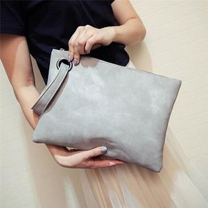 Bolsas de noite Moda Bolsa de embreagem feminina sólida Mulheres envelope Feminina Ranga Bolsa imediatamente