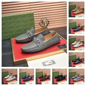 2024 최고 고급 새로운 가죽 캐주얼 신발 남성 디자이너 로퍼 드라이브 신발 통기성 라이트 화이트 남성 신발 소프트 블랙 플러스 크기 38-46