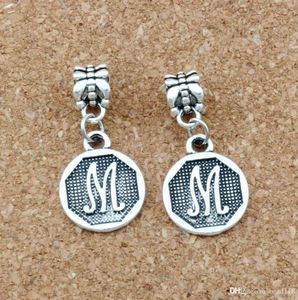 50pcslot Antique Silver Initial Alphabet Disc quotmquot charm hängsmycken för smycken som tillverkar armband halsband diy tillbehör 18541923