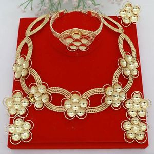 Halsbandörhängen Set Classic Gold Plated Jewelry African Bowknot Flower for Women Party Accessoeies Högkvalitativ gåva