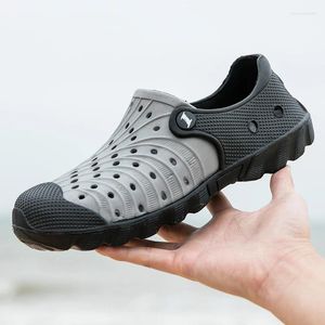 Sıradan ayakkabılar yaz erkekler lastik plaj sandaletler erkek tıkanma bahçe tıkanıklığı zuecos hombre açık hava kayması üzerinde 2024