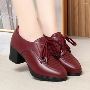 Klänningskor 2024 Spring Comfort Soft Leather Women's Platform Pumpar Lace Up Block Med Heels Oxfords för Office Mom Work