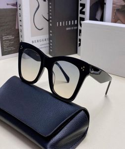 Designerskie okulary przeciwsłoneczne dla kobiety Cat Eyes Style ochrona UV 4S004 Antique Oval Full Rame Mash Mash Mander Sunglasses Oryginalne pudełko 3886193