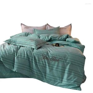 Bettwäsche-Sets mit hoher Dichte dicker Bettbezugsabdeckung Vierteiliger Set mit Rockbettblatt reines Baumwollsticker leichter Luxus und Einfachheit