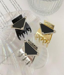 Mulheres Girl Triangle Letra Claw Clips Letters Metal Garras de cabelo para Gift Party Fashion Hair Acessórios 3 Colors9807778