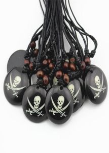 Moda integral 12pcslot Cool Boy Men039S Made Round Dog Pirate Skull Charm Pingents Colar Halloween Gift MN34054471