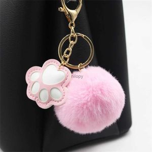 Keychains Lanyards Creative Cute Cat Paw Pendant Keychain 3D Cartoon Animal Soft Silicone Keyring Car Trinka Accessories Handbag Decor Smycken