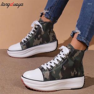 Scarpe casual Donne Lace-Up High Top Top Flatform tela da donna Aumenta le scarpe da ginnastica alla moda Vulcanizzata di dimensioni 43