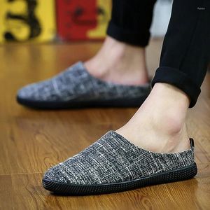 Scarpe casual 2024 uomini scivolano su una versione coreana piatta tendenza sport sport traspirato da maschio non slittatori zapatillas