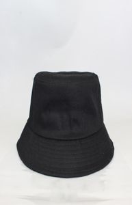 Модельера -дизайнерская буква шляпа для женских мужских складных крышек черные рыбацкие пляжные солнцезащитные козырьки широкие шляпы склад
