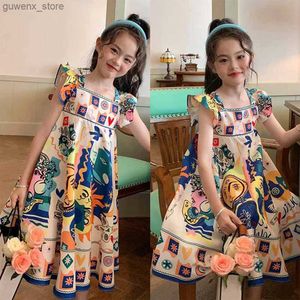 Abiti da ragazza Bear Leader Girls Set 2024 Summer Nuovo abito casual maniche volanti per graffiti abiti da pittura manica principessa abito di moda principessa y240415y240417zo33