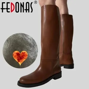 Stiefel Fedonas Ins Frauen Knie hohe volle Kuhleder warme dicke Heels Motorrad Punk Schuhe Frau Frau