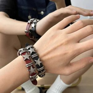 Altri bracciali braccialetti in pelle vintage stella per donne Fantastico fascino di tendenza uomo regolabile Braccialetta Harajuku Y2K Gioielli Giftl240415