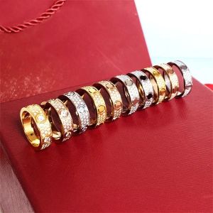 Luxusschraube Liebesring Designer Ring Schmuck Ring Zwei Reihen mit Diamantenverklebung Jubiläumsbuchstaben versprechen Paare moderne weibliche Verlobungsringschmuck