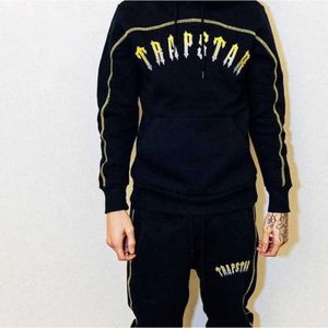 2024 Trapstar Tracksuit Zestaw łukowy panel Czerwony litera Haftowana bluza zimowa bluza z kapturem do joggingu spodnie High Street Men garnitur mody LK668