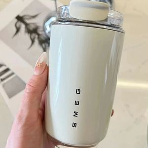 SMEG Tumbler Thermos Cup Milky White Coffee Mug Isolated Water Bottle Travel Rostfritt stål Bil Vakuumkolvar Dricker vattenkokare 240415