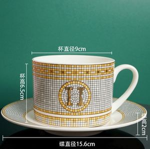 Модная бренда костяная кофейная чашка набор европейских легких легких роскошных послеобеденных чая изысканный кофе оптом