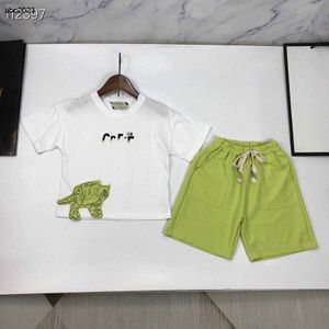 クラシックベビートラックスーツ恐竜パターンプリント夏のショートスーツキッズデザイナー服サイズ90-150 cm男の子Tシャツとショートパンツ24april