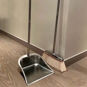 2023 Nuovo Acciaio inossidabile in acciaio inossidabile Dustpans Set House HomeShold Dormitory Garbage Shovel Combinazione ispessita 231206 231206