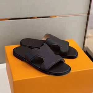 Summer Luxury Men Oasis Sandals Scarpe Black Black Beach Slide Flat Flat Summer Slip pigro su pantofole Casaul Walking EU38-46