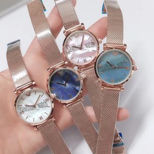 Lüks Moda Saati Lady Classic Vintage Kuvars Hareket Tasarımcısı Watches Kadınlar Basit Saatleri İzle Kutu