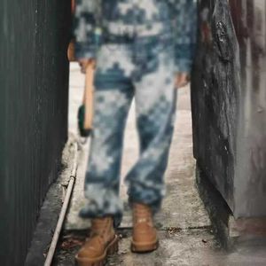 Herr jeans designer märke 2024 våren och hösten ny mosaik camo raka ben byxor casual loose mode kvinnor set wx5f