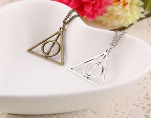 100 pezzi di prenotazione The Deathly Hallows Necklace Antique Silver Bronze Gold Doni Morti Pendants Fashion Gioielli Best Selling7017398