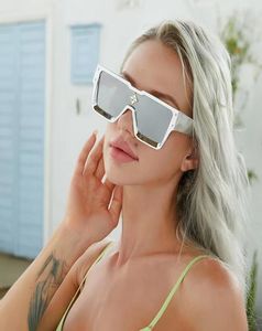 Designer de moda Os óculos de sol masculino preto ou branco quadro de acetato chanfrado lentes da ponte do nariz dianteiro UV400 100 Radiação Protect2834114