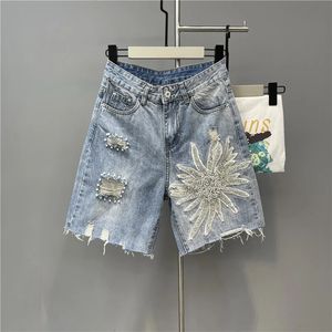 2024 Sommer -Denim -Shorts Frauen Quader Pailletten Perlen Mode Ripped Jeans Shorts High Taille Knie Länge Hosen Frauen 240412