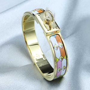 Hochqualität klassische HMER -Armband Designer jüdely Personalisierte Mode High Edition Liebe Emaille Hanging Ring Schnalle End Light Luxus