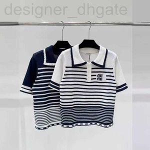 Kvinnors stickor Tees Designer French Meow 2024 Spring/Summer New Fashion Color Block Skincare Breatble Stripe Polo Neck Kortärmad stickad skjorta för kvinnor RMB6