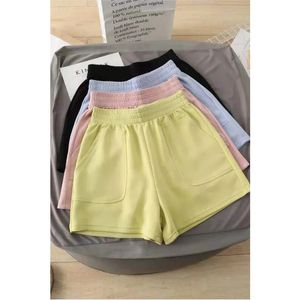 Shorts Womens Sommer Koreanisch entspannte dünne Taille Closen Cool Sports Hosen Seidenluft Schicht Weitbein Haus 240407