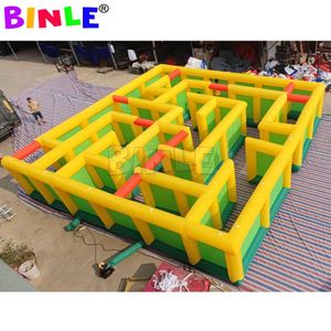 大規模な価格10mlx10mwx2mh（33x33x6.5ft）インフレータブル迷路、四角い障害物コース、子供と大人向けの屋外ラビリンスゲーム