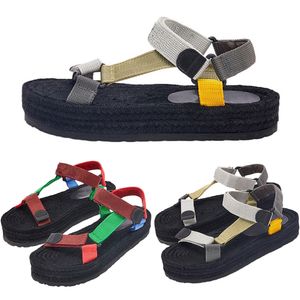 Leichte Ade flache Sandalen mit Schachtel dicker Sohle Peep Zehen lässige Frauen Schuhe im Freien im Freien im Freien ein verstellbares Riemen praktischer Wohnungen für Frauen