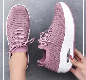 Sıradan Ayakkabı 2024 Moda Nefes Alabilir Örgü Kadınlar Kama Topuk Bayanlar Örgü Çorap Spor Kılıfları Platformu