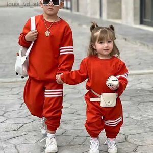 Conjuntos de roupas 1-8y crianças meninos garotos roupas casuais conjuntos de roupas de atabalel de outono roupas de roupas para bebês camisas esportivas soltas+calças listradas T240415