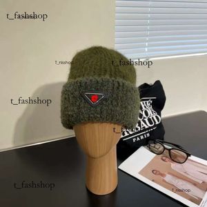 Beanies Tasarımcı Kış Fasulye Erkekler ve Kadın Moda Tasarımı Örgü Şapkalar Prasda Beanie Sonbahar Yün Kep Mektubu Jacquard Unisex Sıcak Şapka Yüksek Kaliteli Prade Cap 804