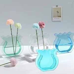 花瓶アクリル花瓶モダンな耐久性のあるアンティークロイヤルチャイニーズ磁器の装飾的な花のための装飾花