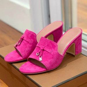 LP Flip-Flops Women 2023 Summer Charms Suede Mules tofflor Slides Chunky Block Heels Luxury Designers äkta läder yttersula Casual Party Shoes Slippers Tide