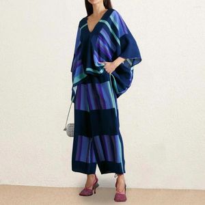 Women's Two Piece Pants Loose Fit Women Suit Model Stage Show Outfit Oversized V Neck Top Wide Leg Set With Contrast Color Print For