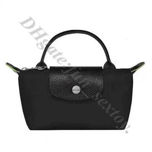 Bolsa preta de mão única 2024 bolsa para bolsa pequena nova bolsa branca de folga fonte de frete feminino feminino de varejo saco de lady saco de atacado mifan mini femme bolinho de bolinho