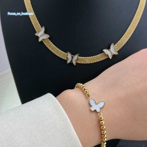 2023 Ins New Fashion European Style Jewelry Accessories Set rostfritt stål 18K PVD Guldklavikelkedja Shell Farterfly Chocker