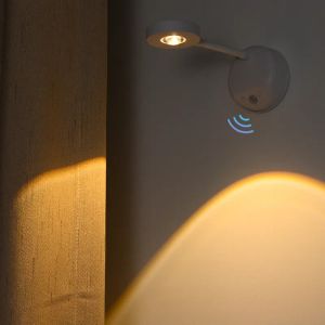 Night Light Motion Sensor Light Wireless LED USB LED per cucina camera da letto murale Sensore Lampada da parete per aliture LED USB